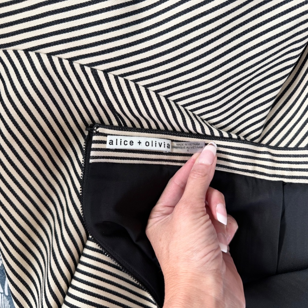 Alice + Olivia Midi Skirt - Picture 7 of 7